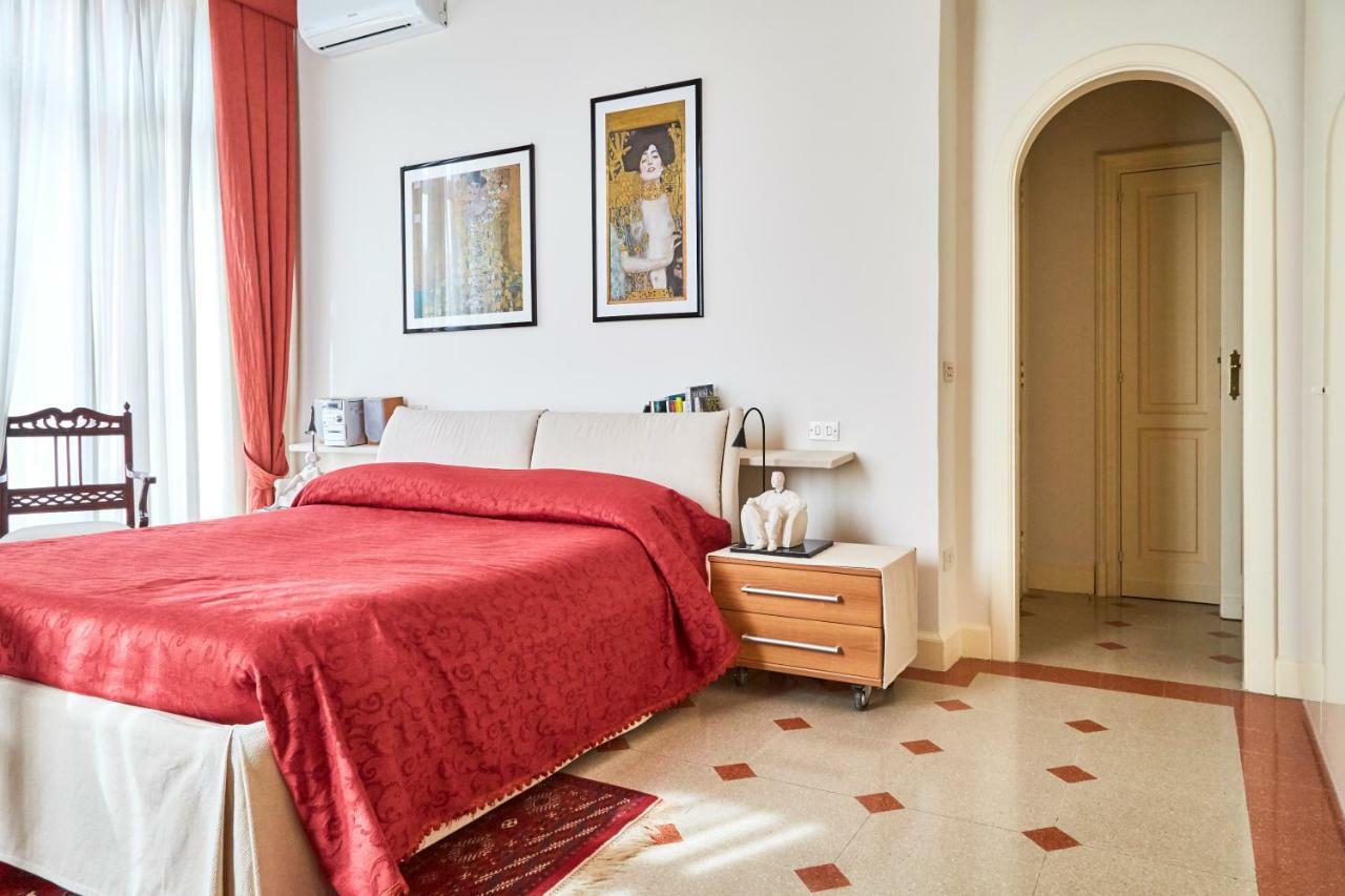 Suite Klimt P.Zza Amedeo Napoli Eksteriør bilde